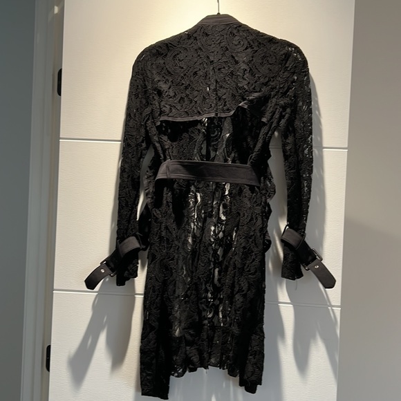 Beautiful lace cover up with belt - Picture 2 of 2